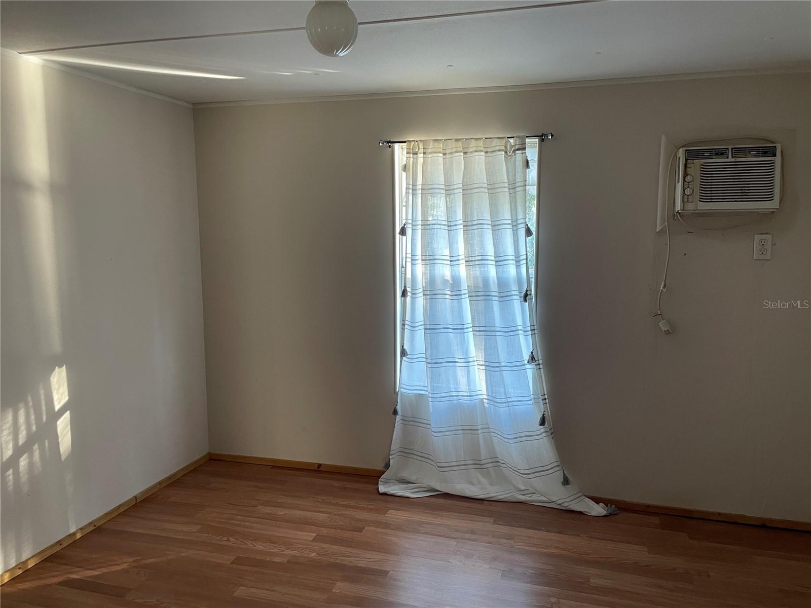 OM716401 Property Photo