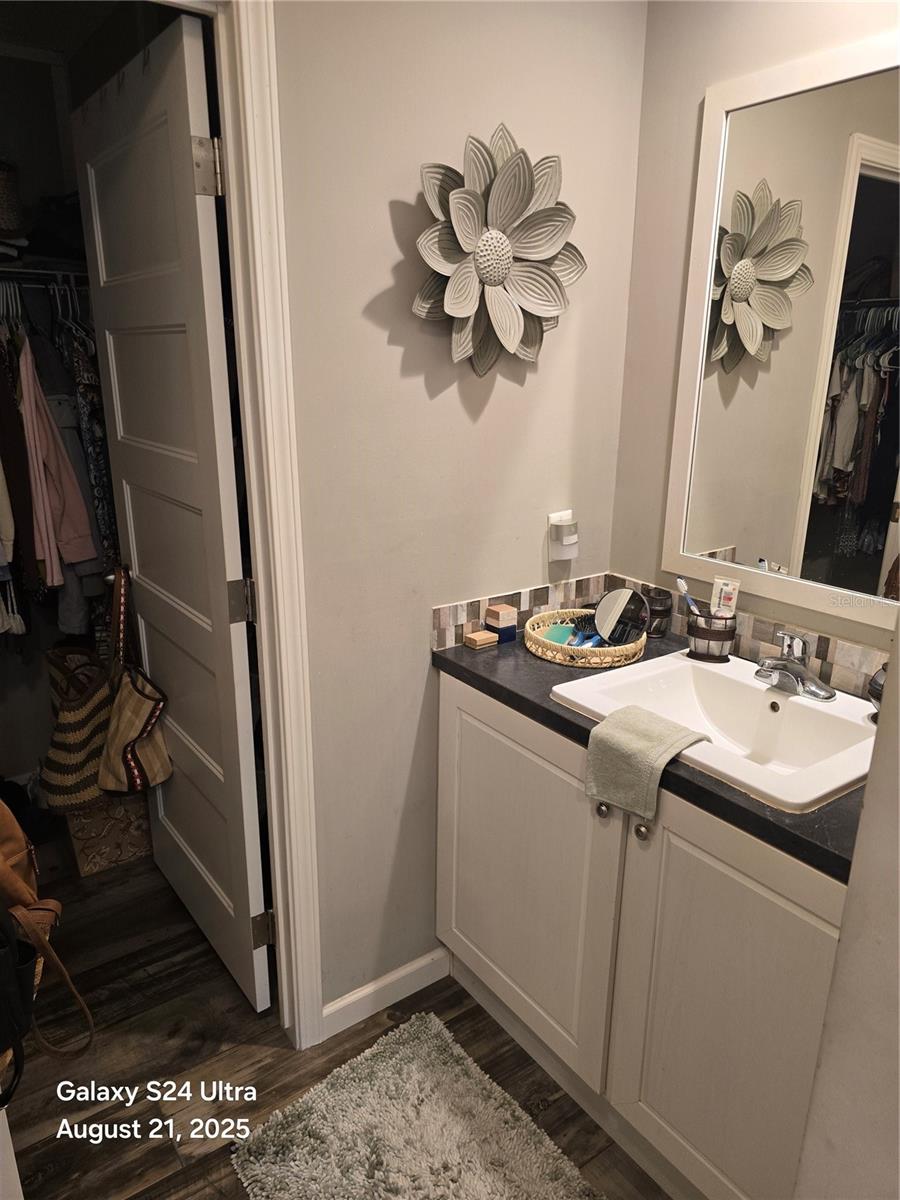 O6372775 Property Photo