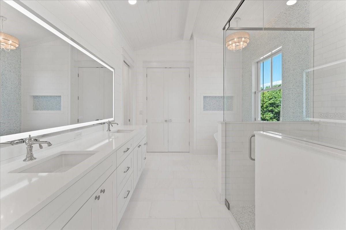 D6145524 Property Photo