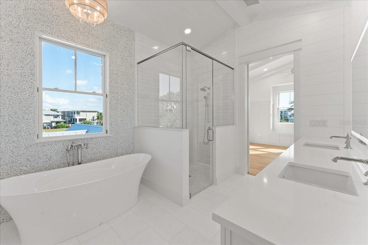 D6145524 Property Photo