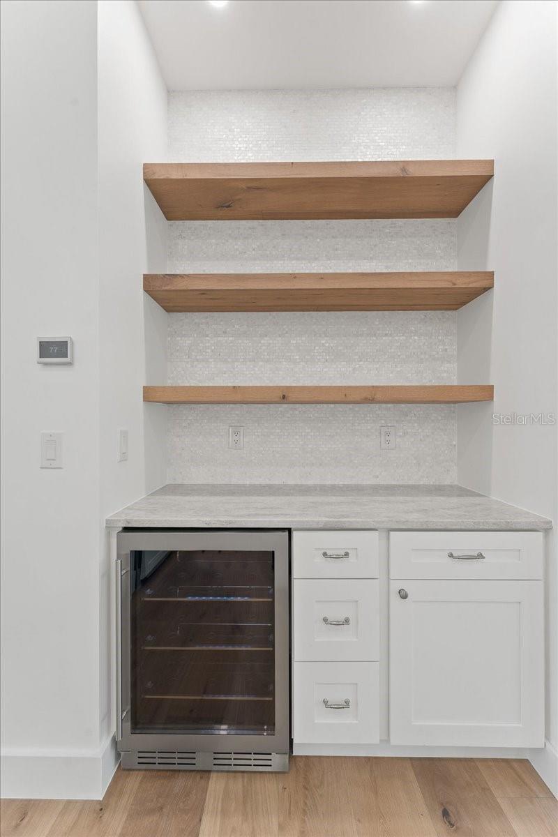 D6145524 Property Photo