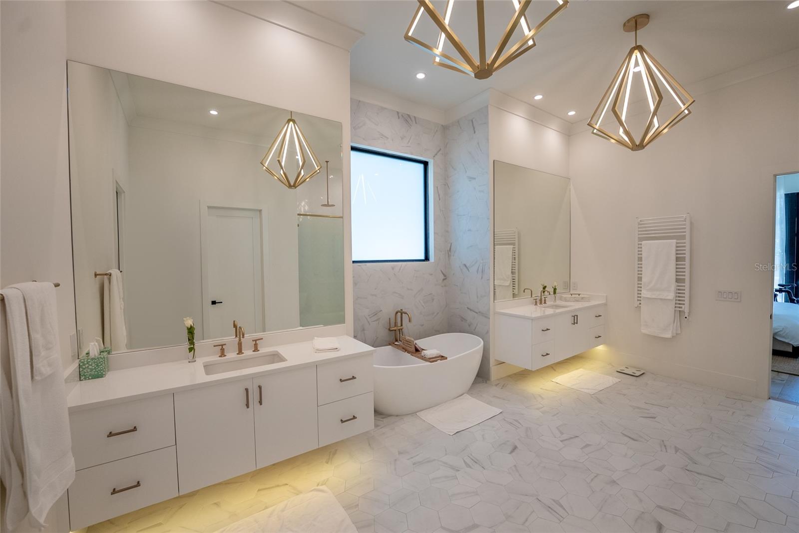 O6372849 Property Photo