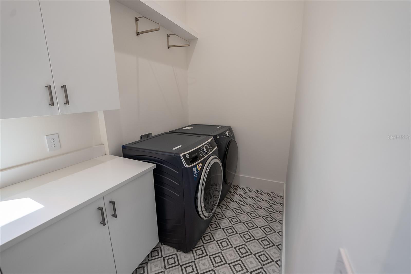 O6372849 Property Photo