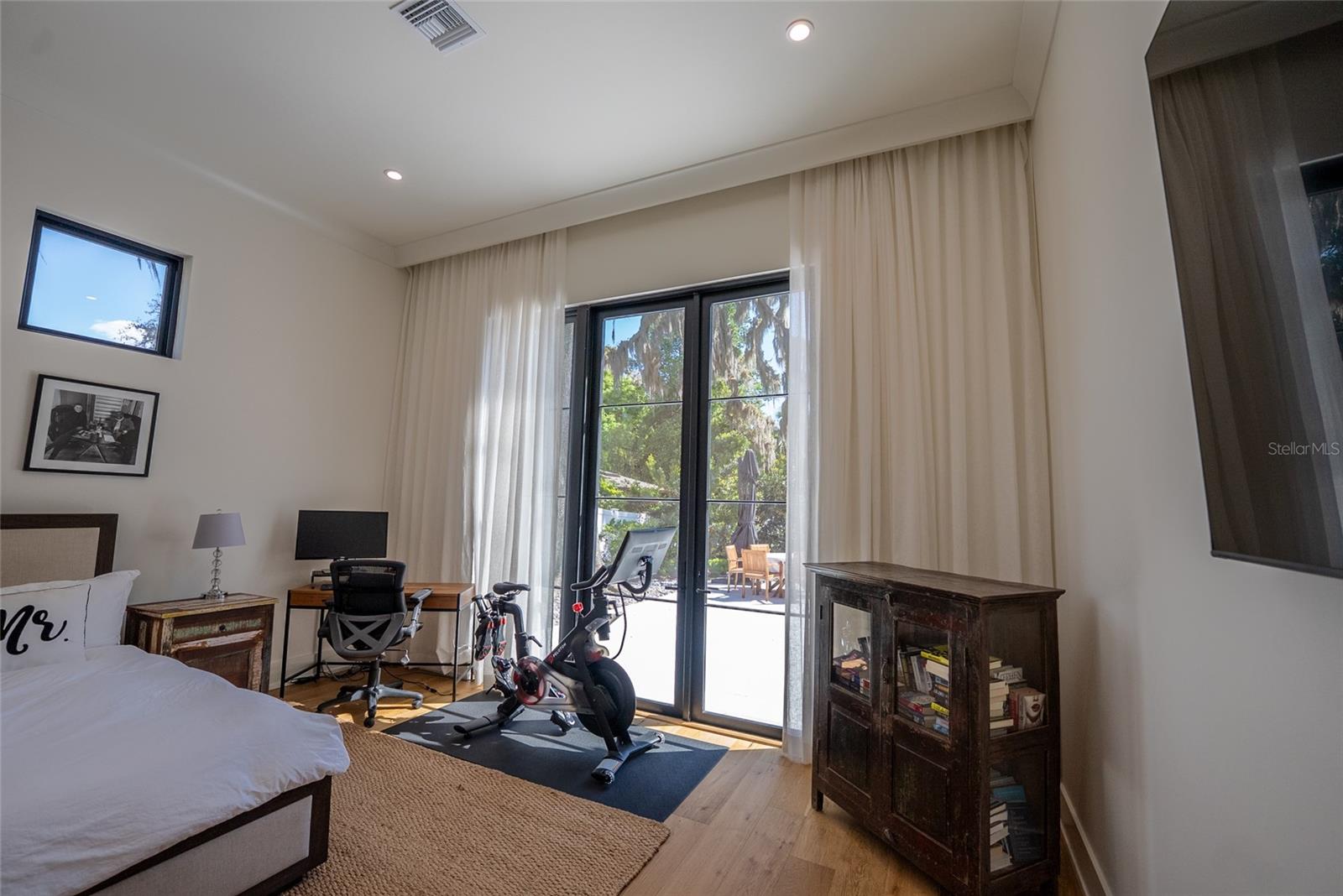 O6372849 Property Photo