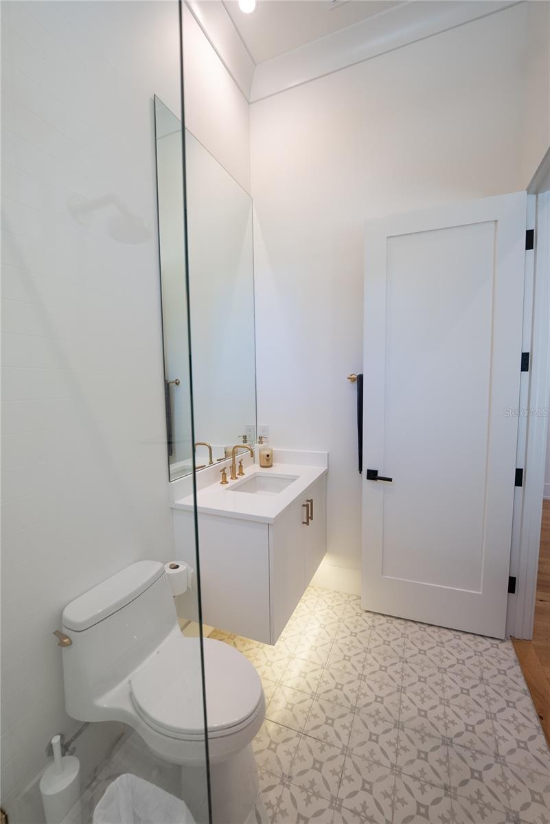 O6372849 Property Photo