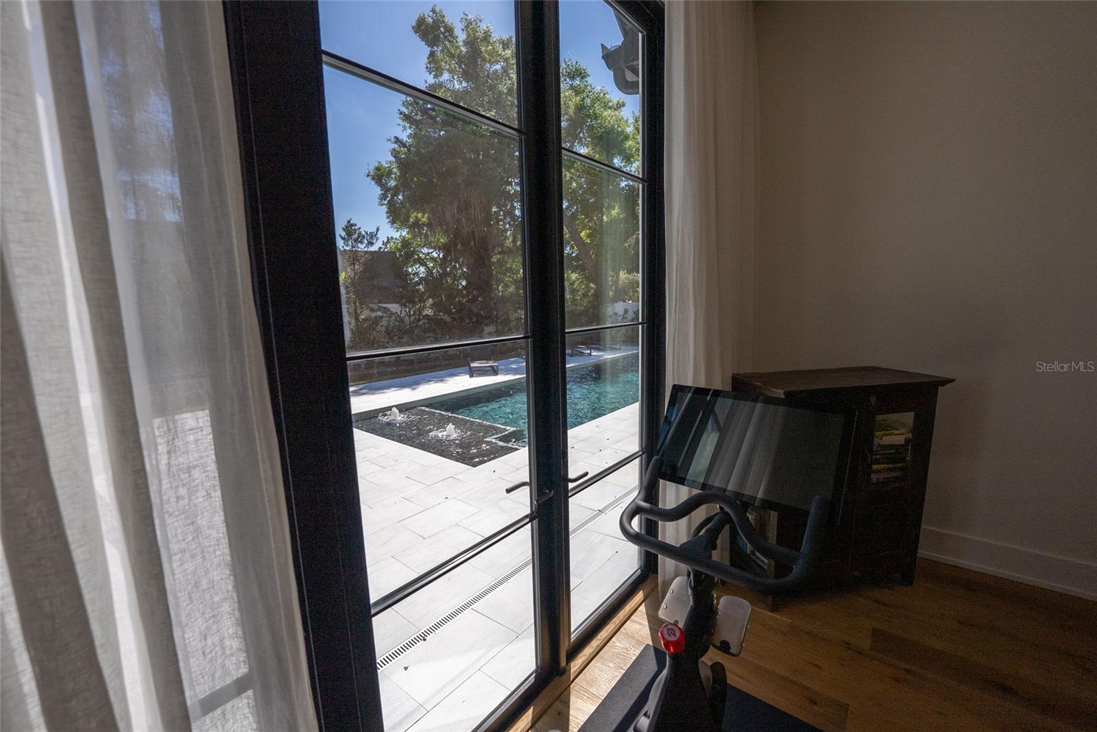 O6372849 Property Photo