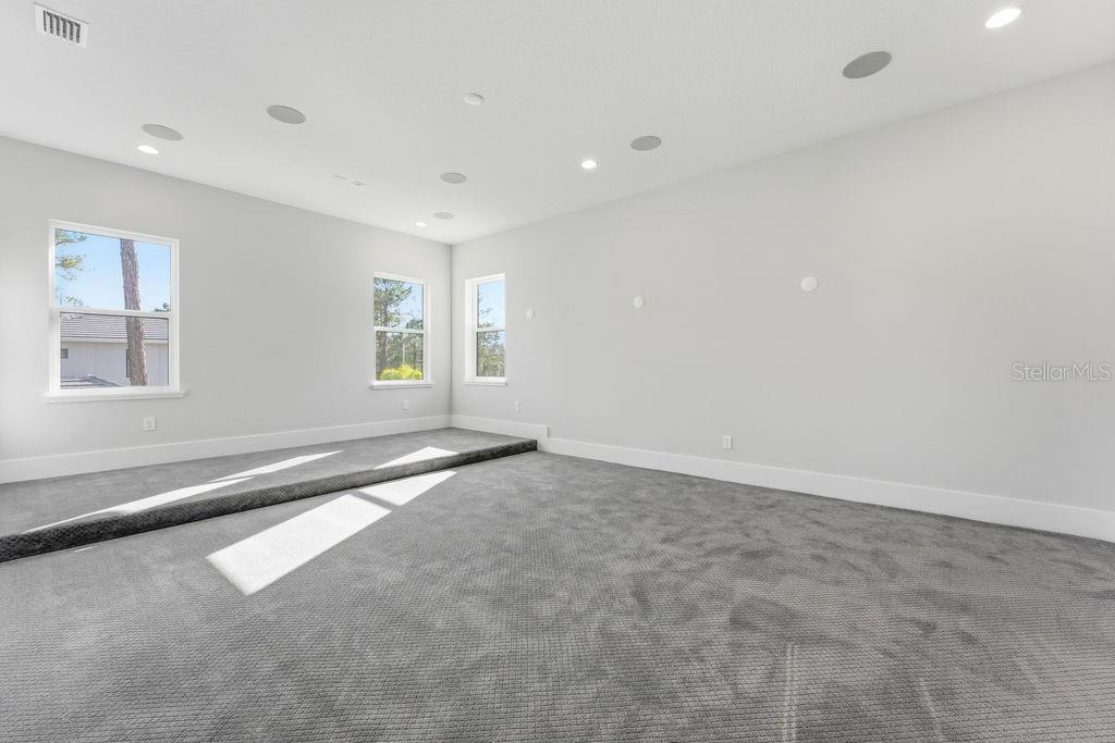 O6372865 Property Photo