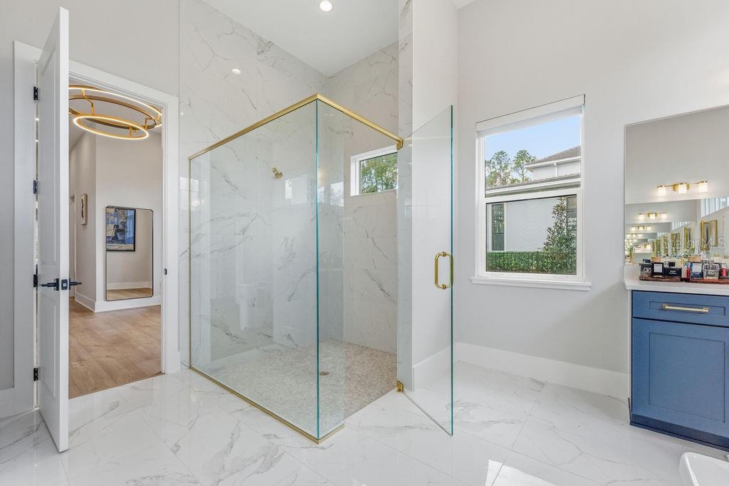 O6372865 Property Photo