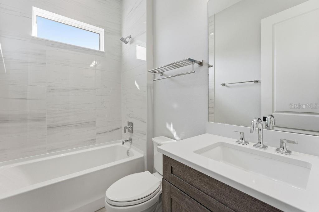 O6372865 Property Photo