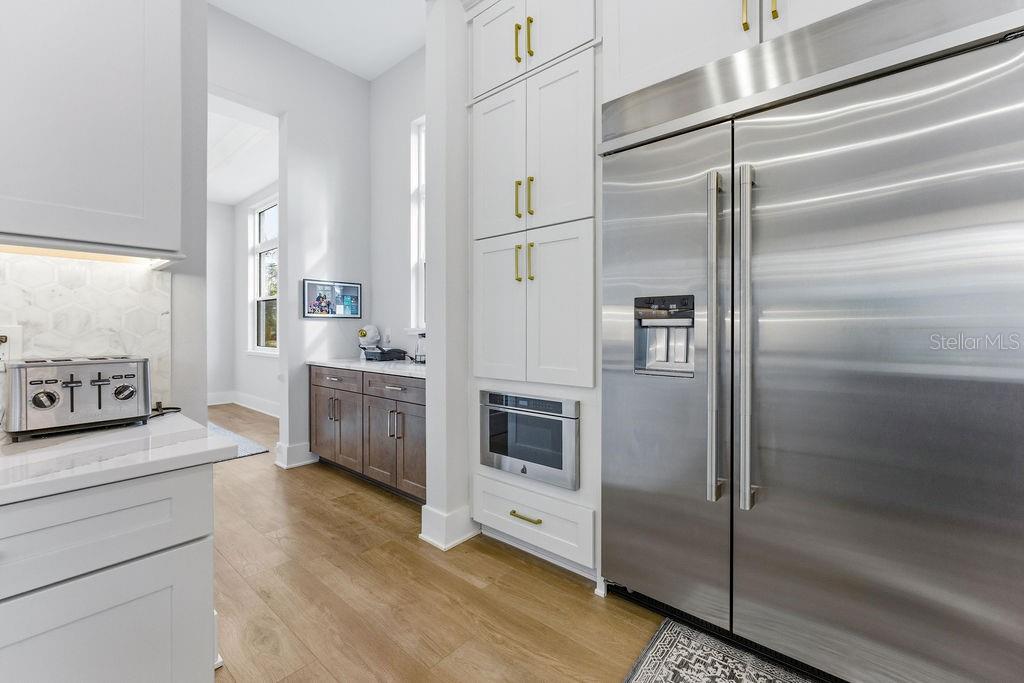 O6372865 Property Photo