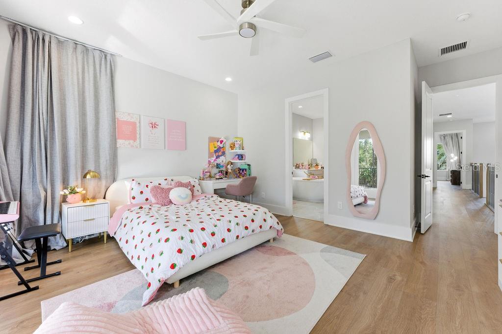 O6372865 Property Photo