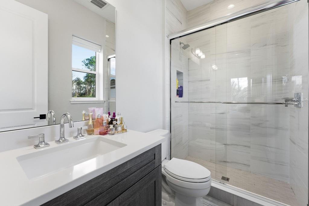 O6372865 Property Photo