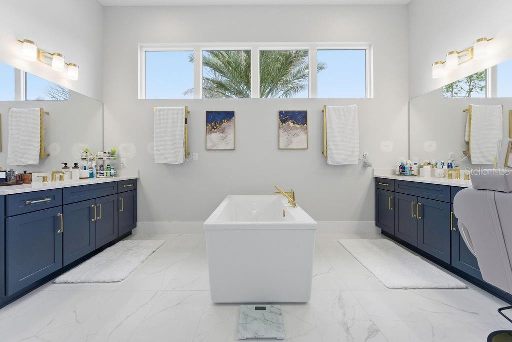 O6372865 Property Photo