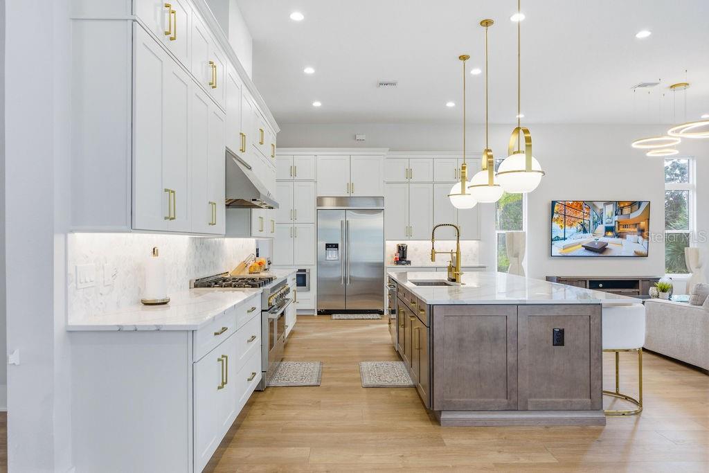 O6372865 Property Photo