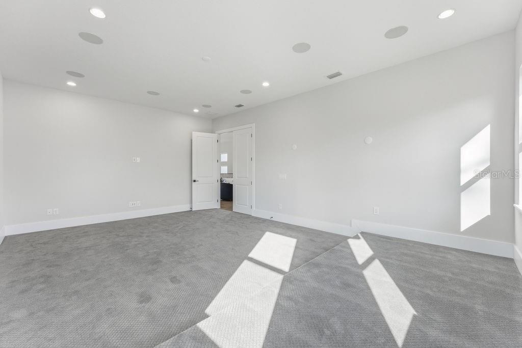 O6372865 Property Photo