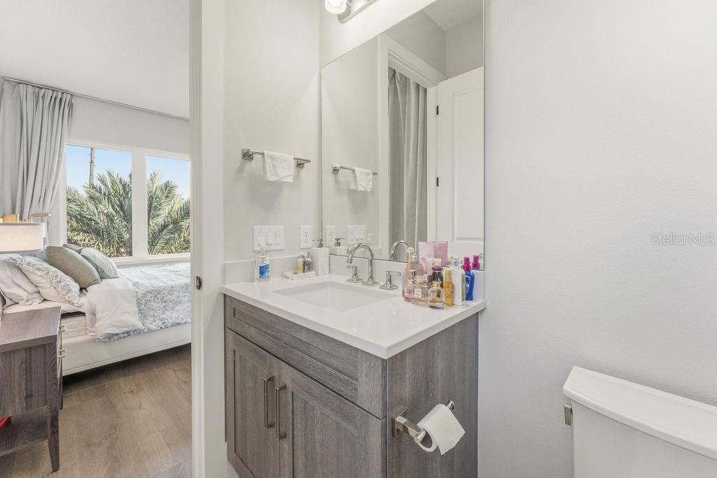 O6372865 Property Photo