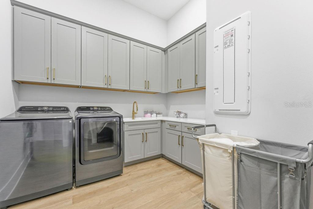 O6372865 Property Photo