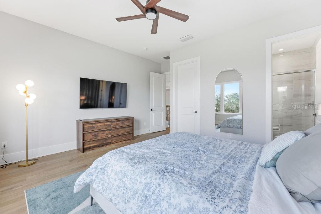 O6372865 Property Photo