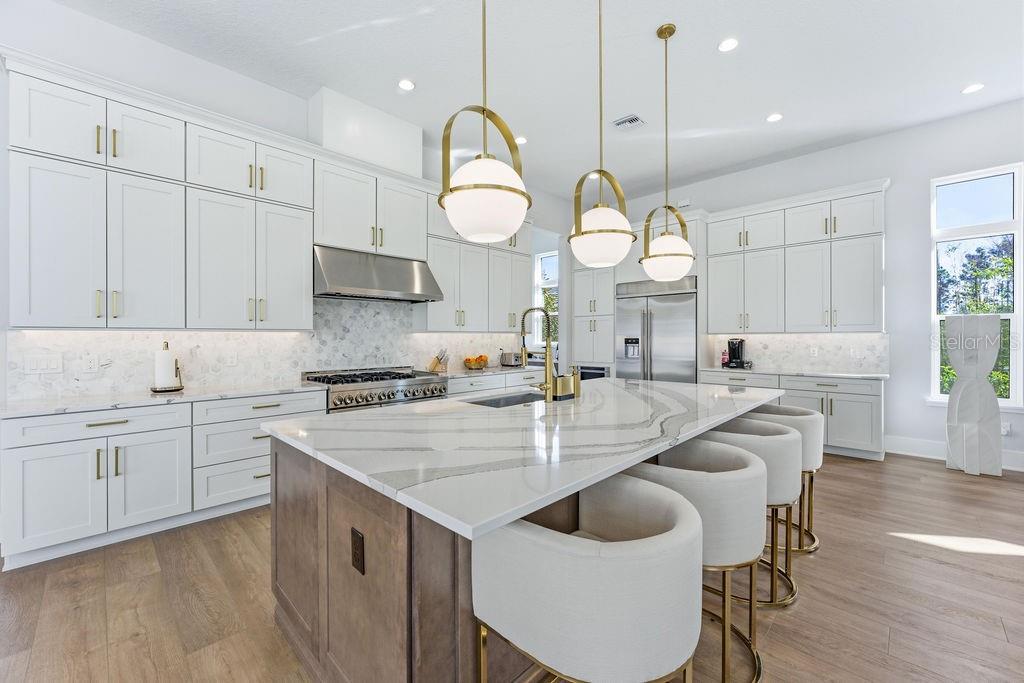 O6372865 Property Photo