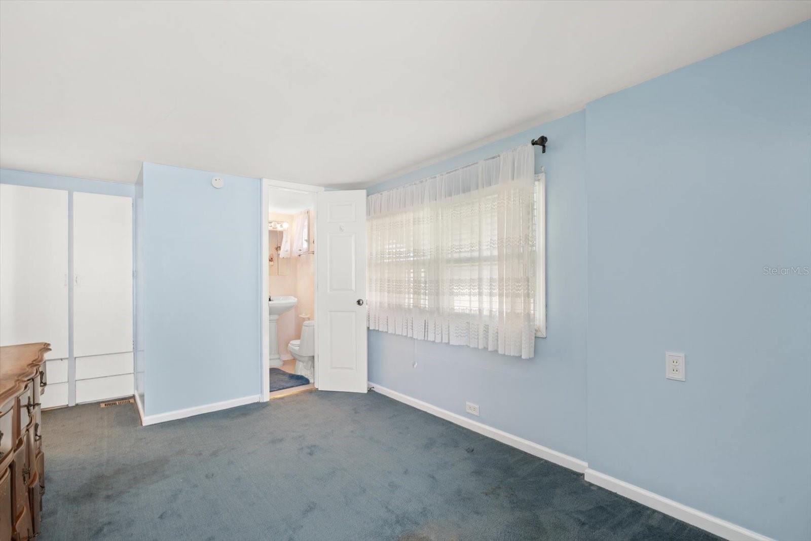 A4677792 Property Photo