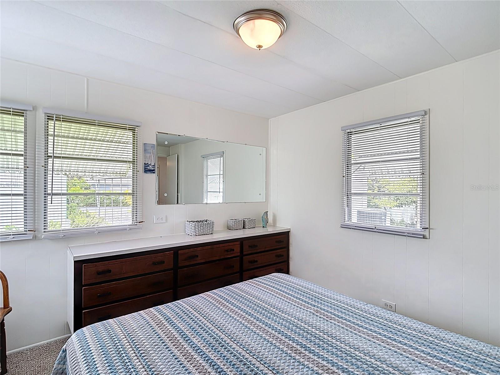 TB8463335 Property Photo