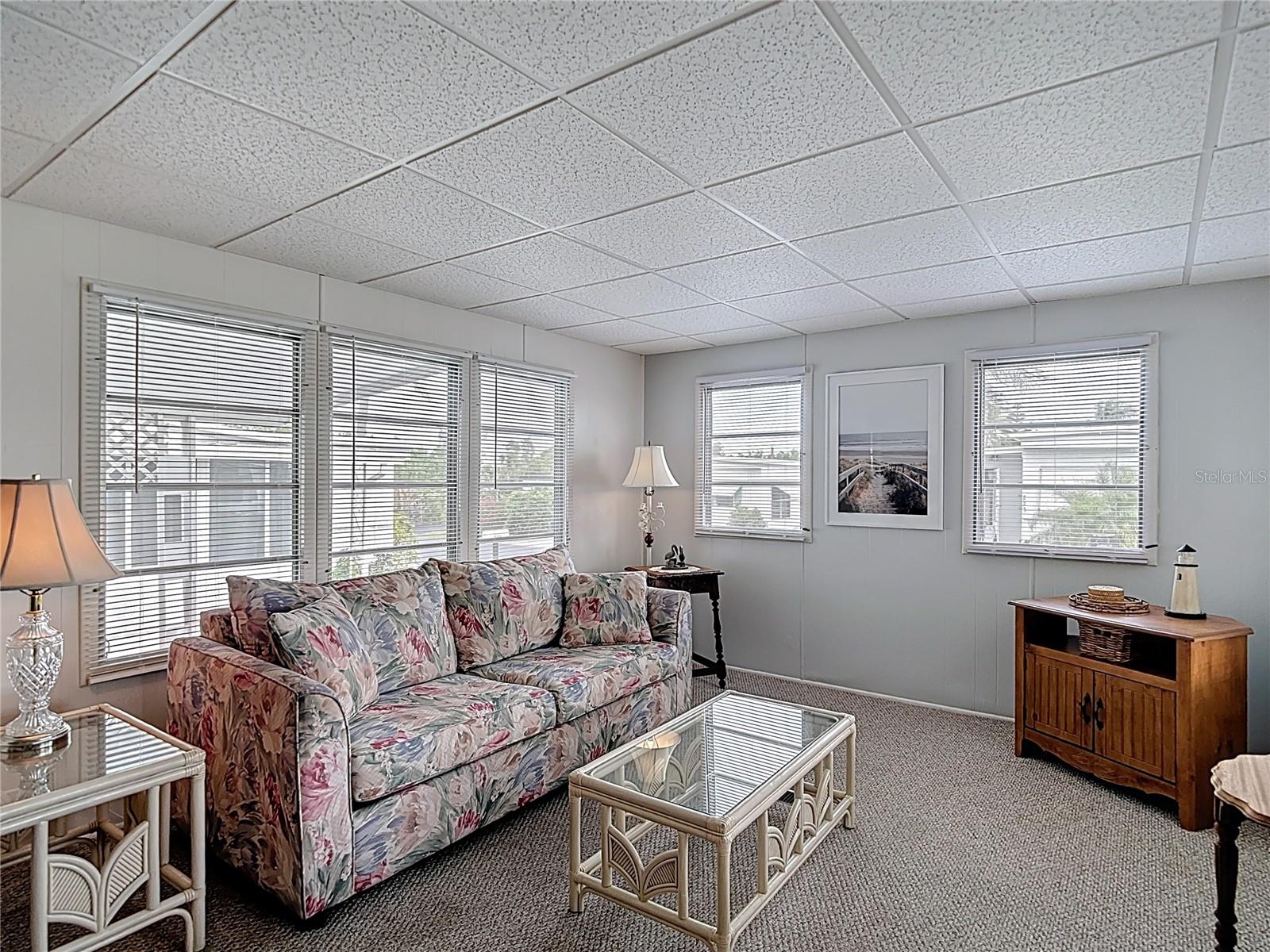 TB8463335 Property Photo