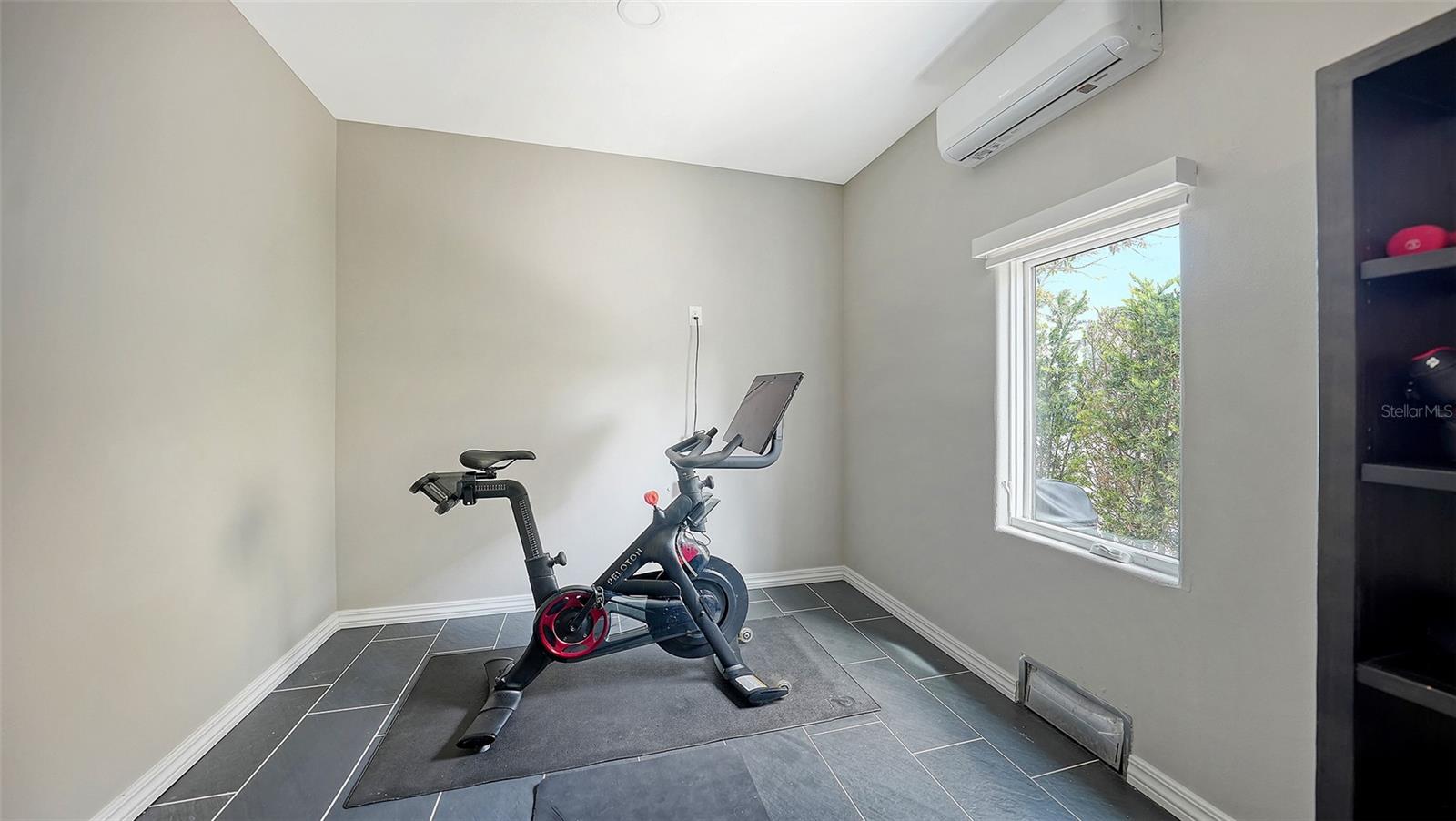 A4677813 Property Photo