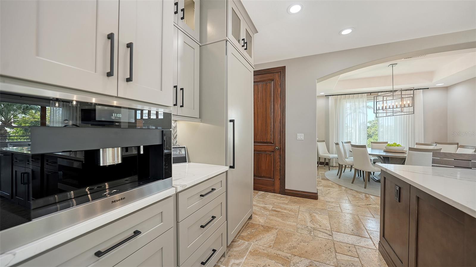 A4677813 Property Photo