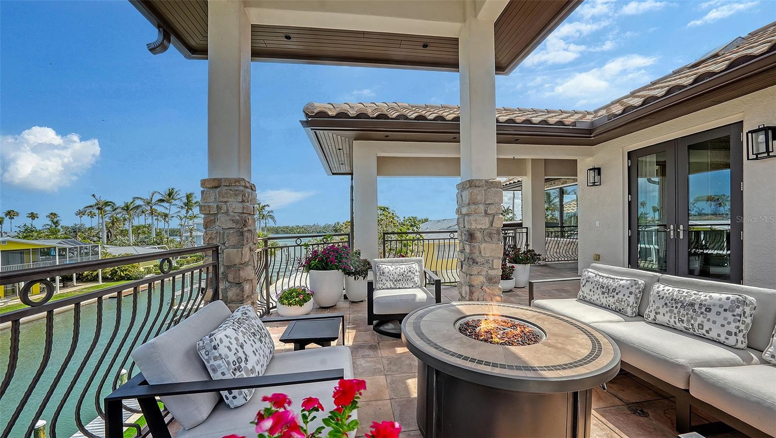 A4677813 Property Photo