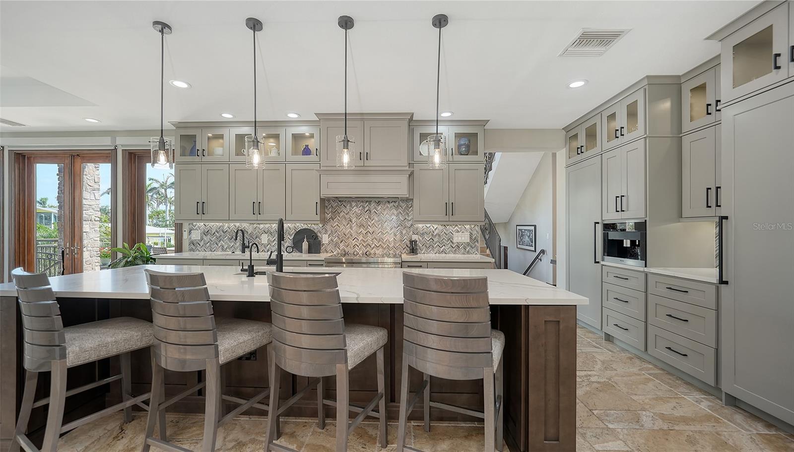 A4677813 Property Photo