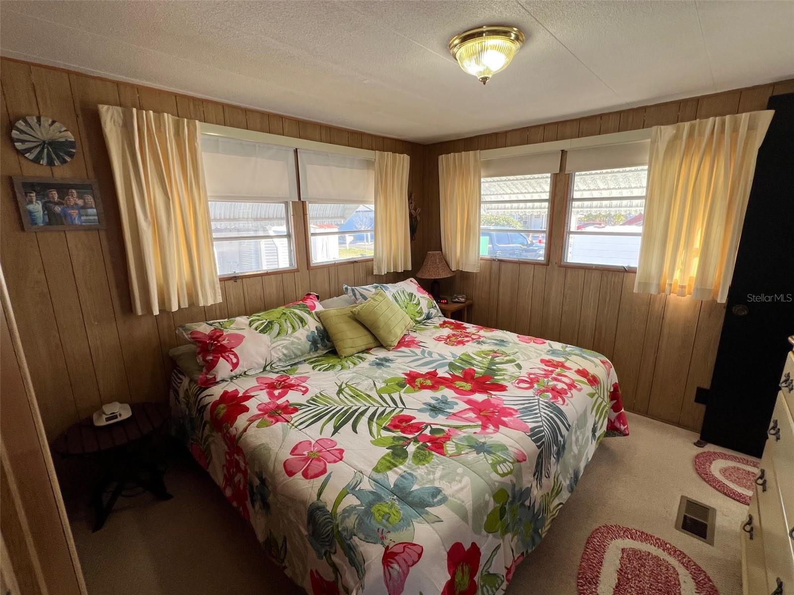 TB8463371 Property Photo