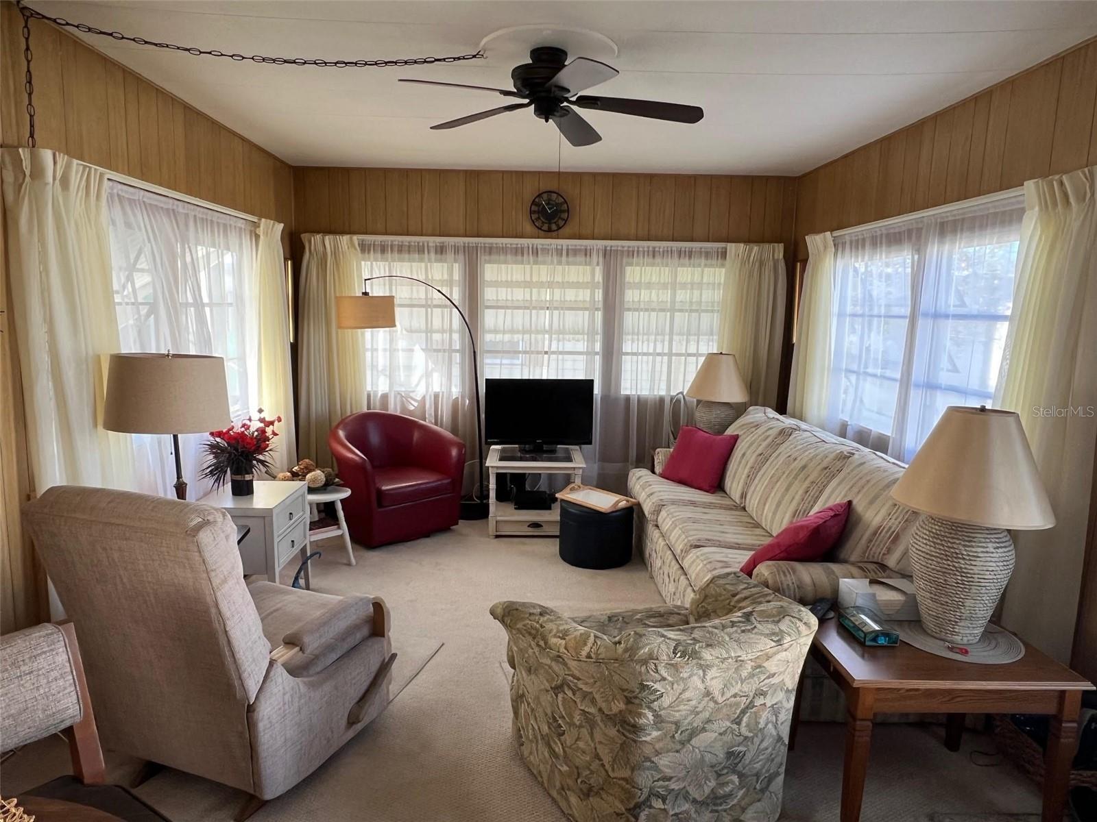 TB8463371 Property Photo