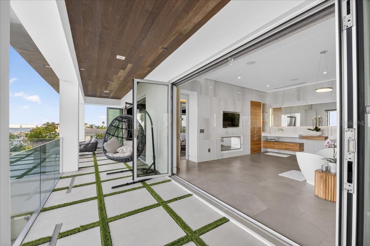 TB8463396 Property Photo