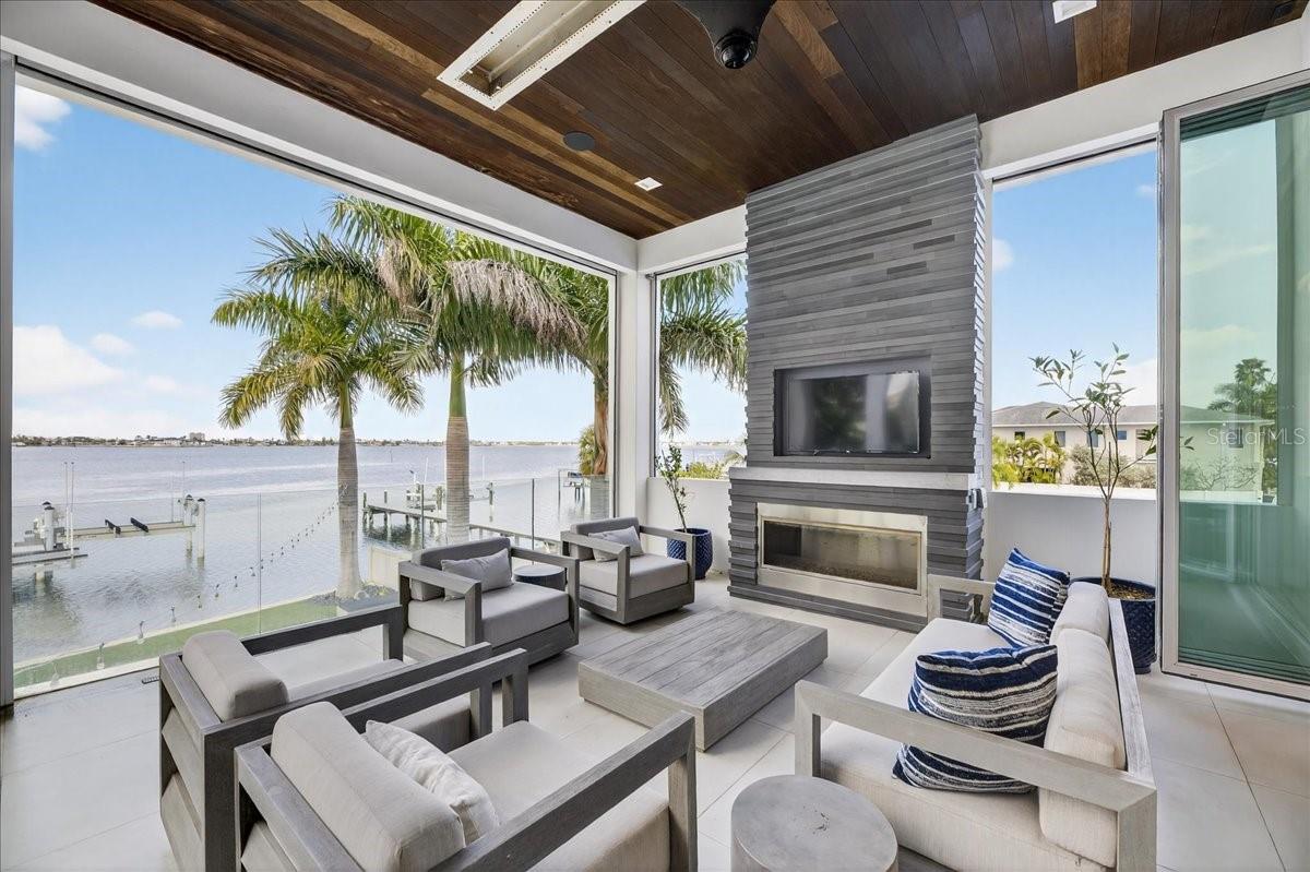 TB8463396 Property Photo