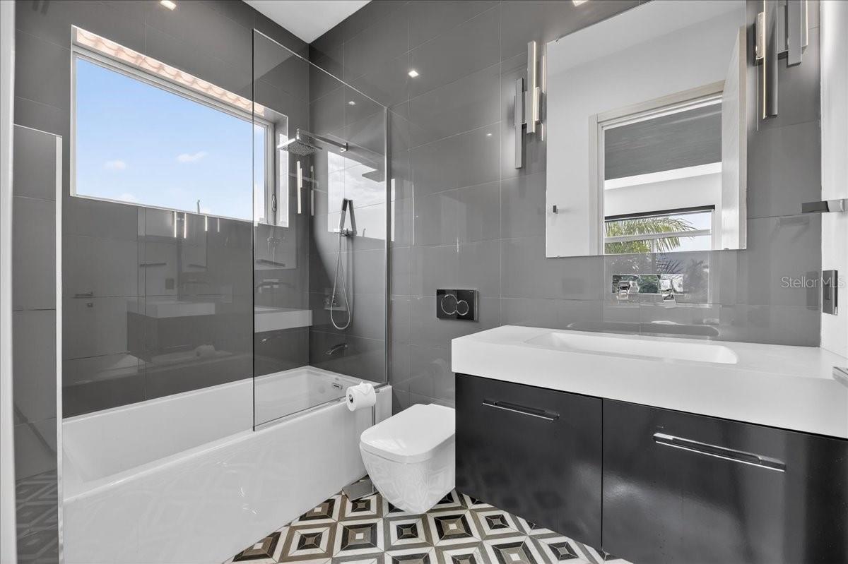 TB8463396 Property Photo