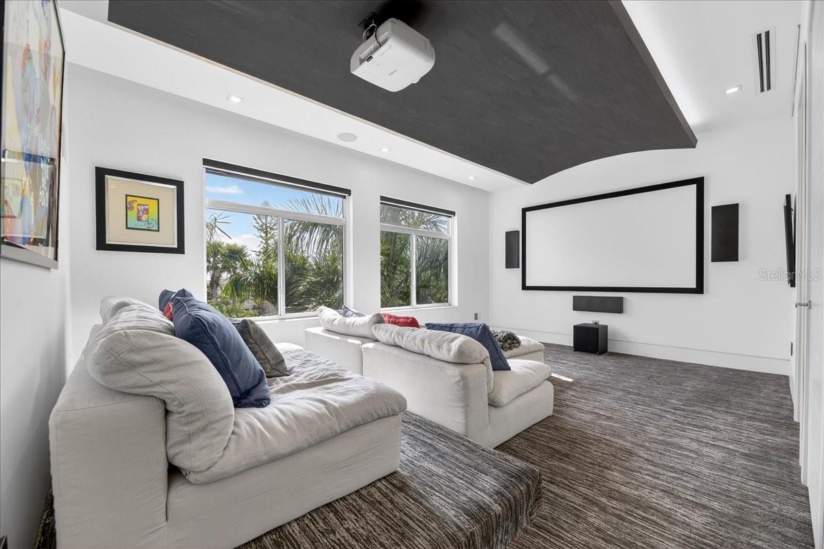 TB8463396 Property Photo