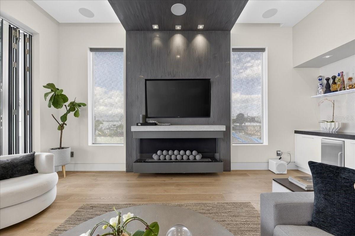 TB8463396 Property Photo