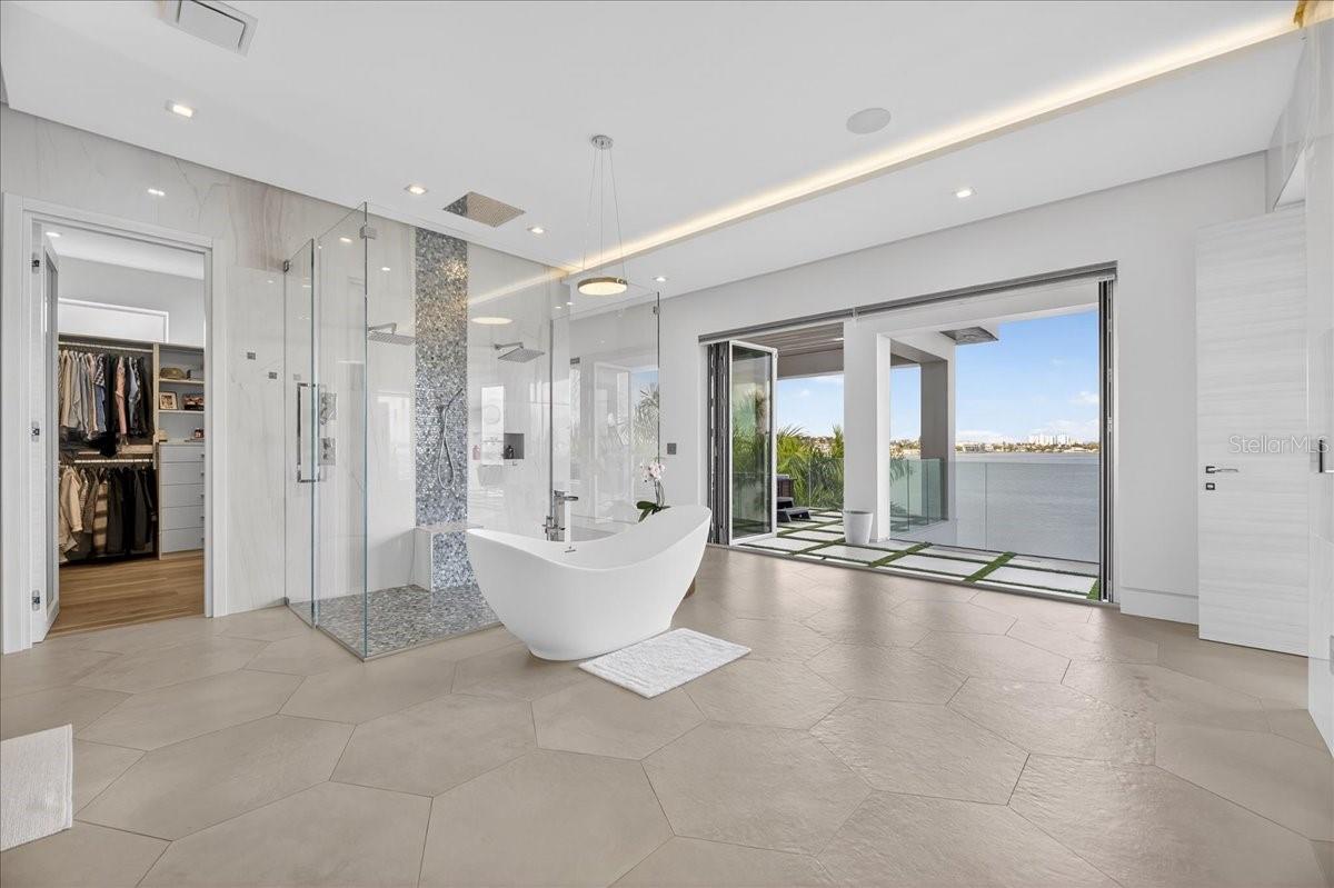 TB8463396 Property Photo