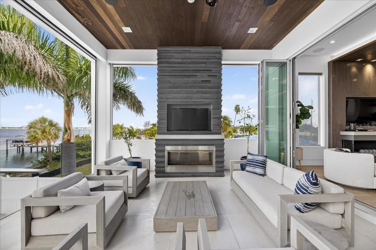 TB8463396 Property Photo