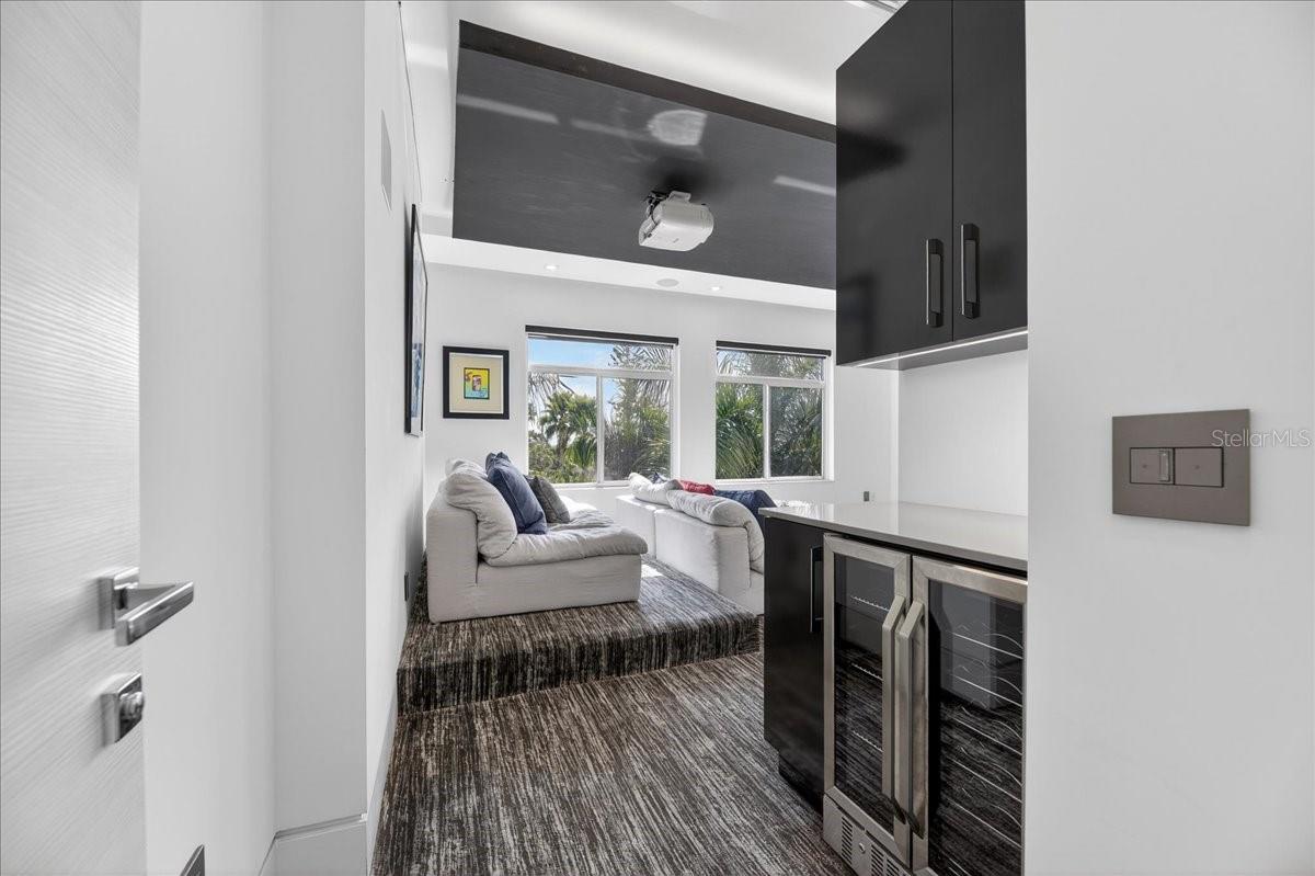 TB8463396 Property Photo