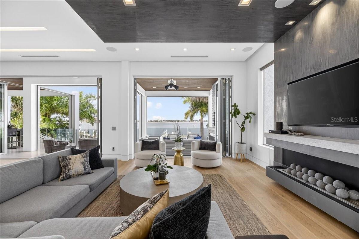 TB8463396 Property Photo