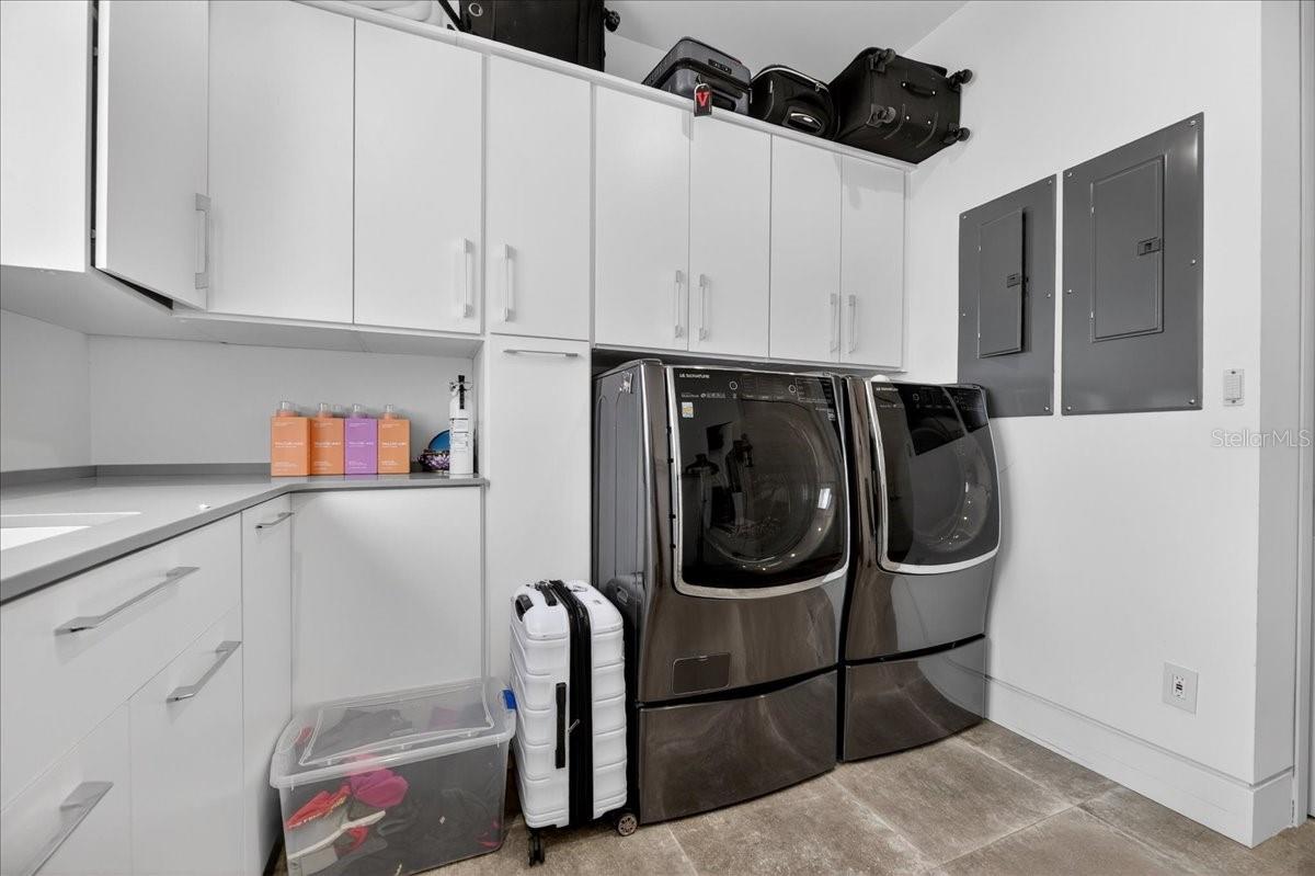 TB8463396 Property Photo