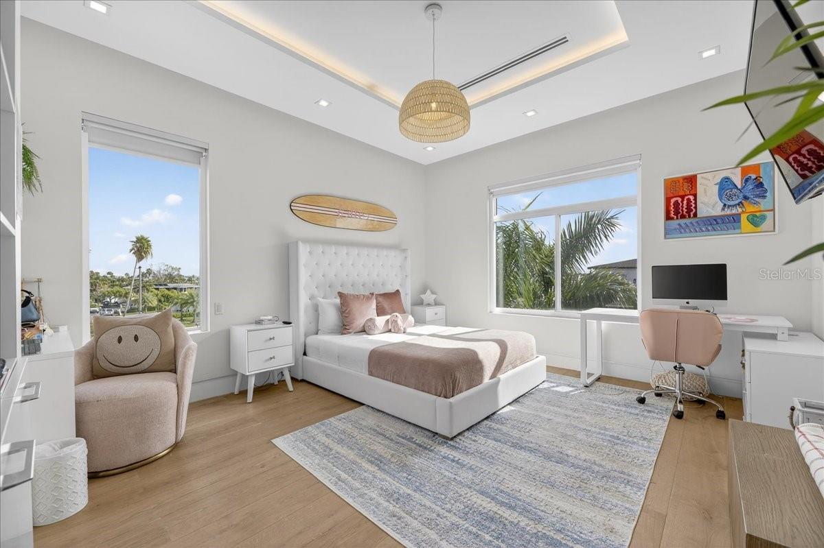 TB8463396 Property Photo