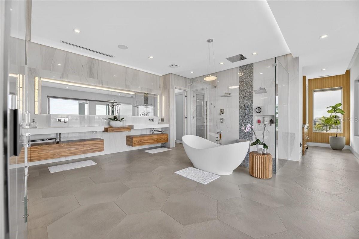 TB8463396 Property Photo