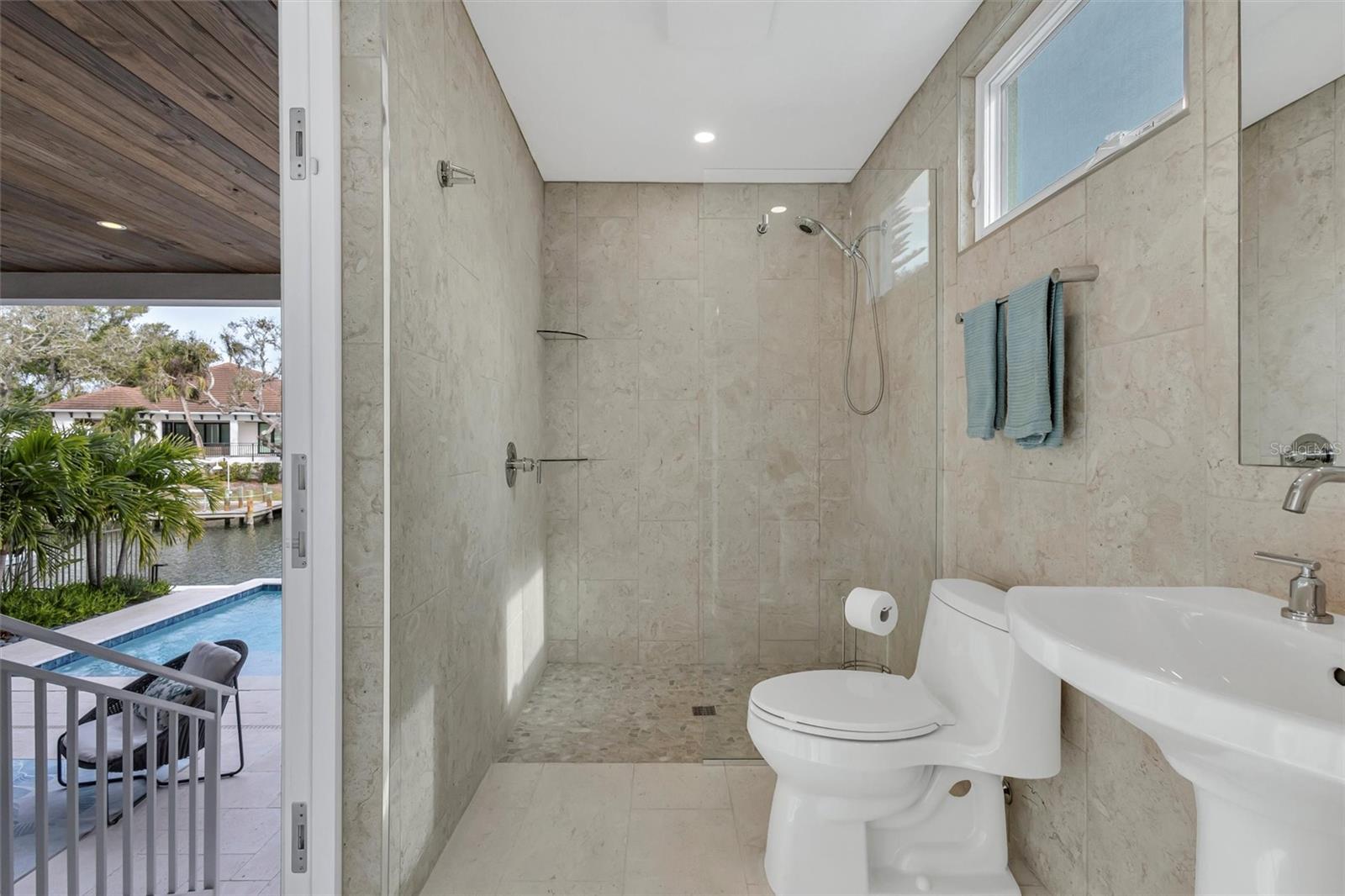 A4677832 Property Photo