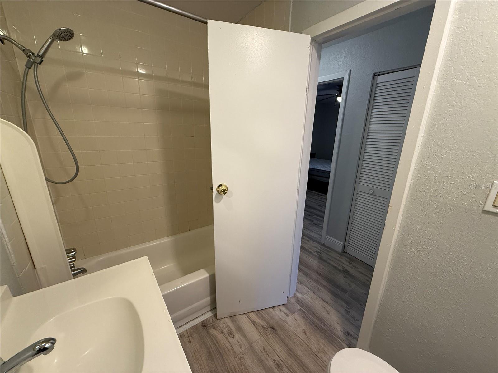 O6372912 Property Photo