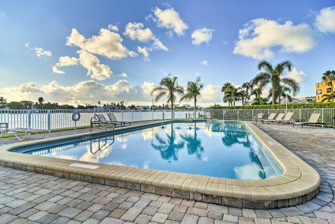 Heated Waterfront pool