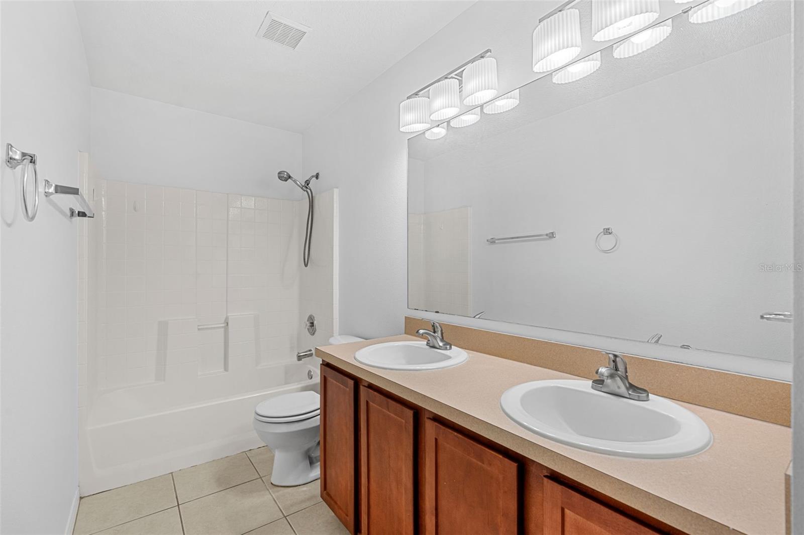 1015 SENECA FALLS DR, ORLANDO, FL, 32828