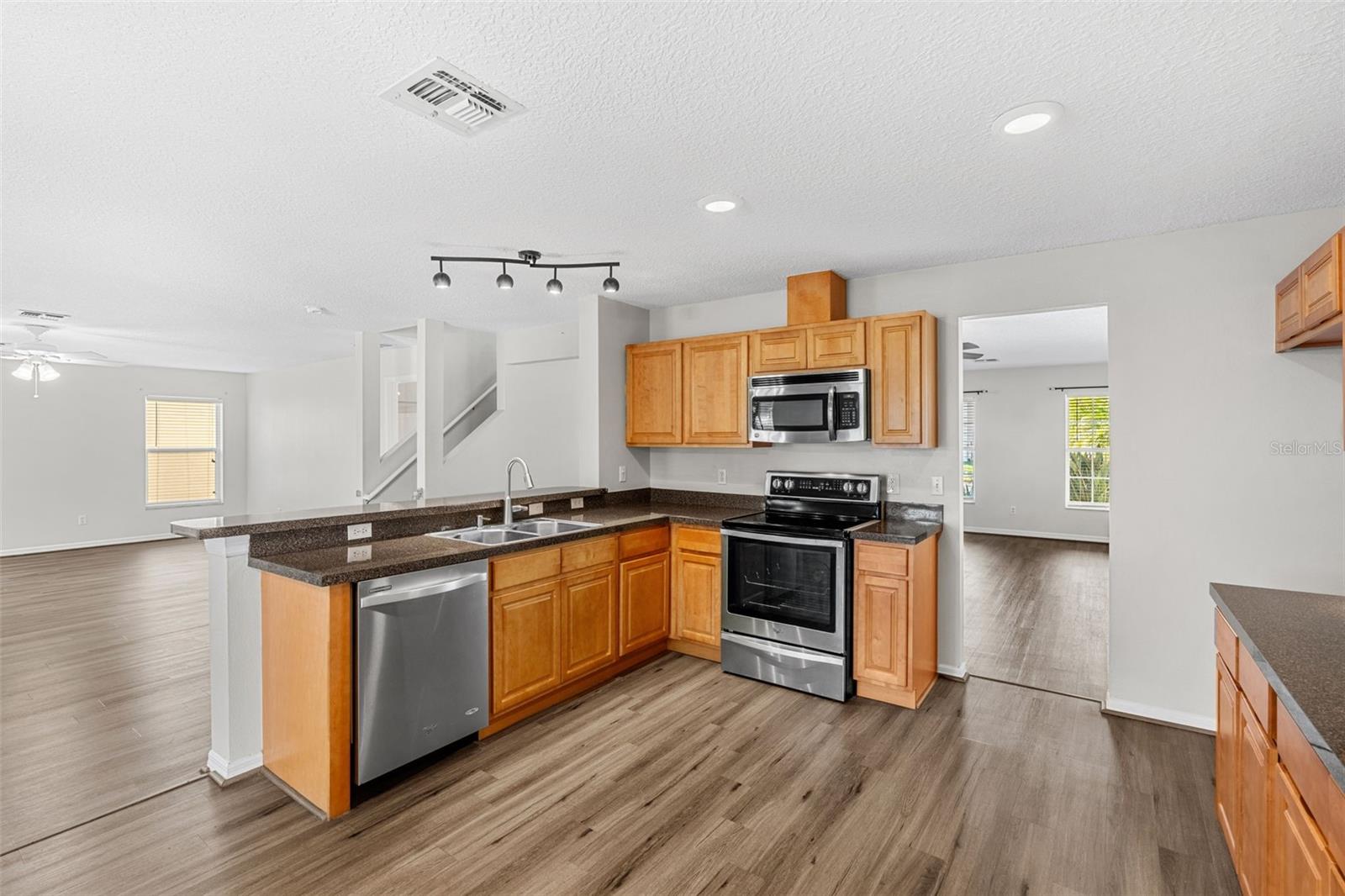 1015 SENECA FALLS DR, ORLANDO, FL, 32828