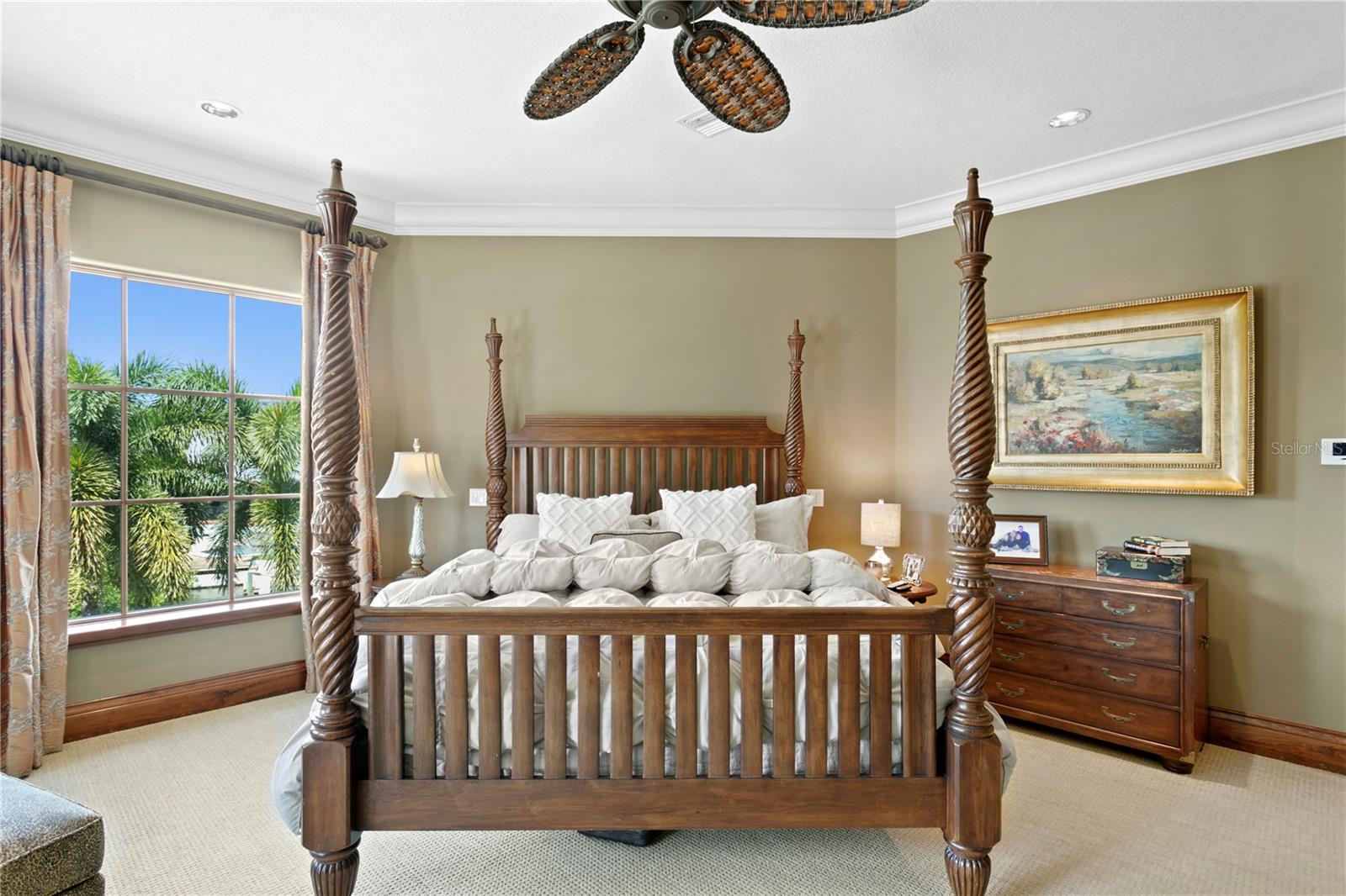 TB8463472 Property Photo